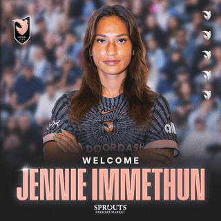 JENNIE-1x1